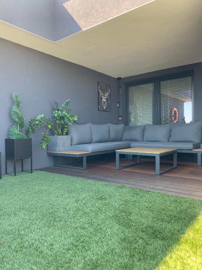 Apartmán Two-Levels Penthouse With A Garden In The City Center Lodž Exteriér fotografie